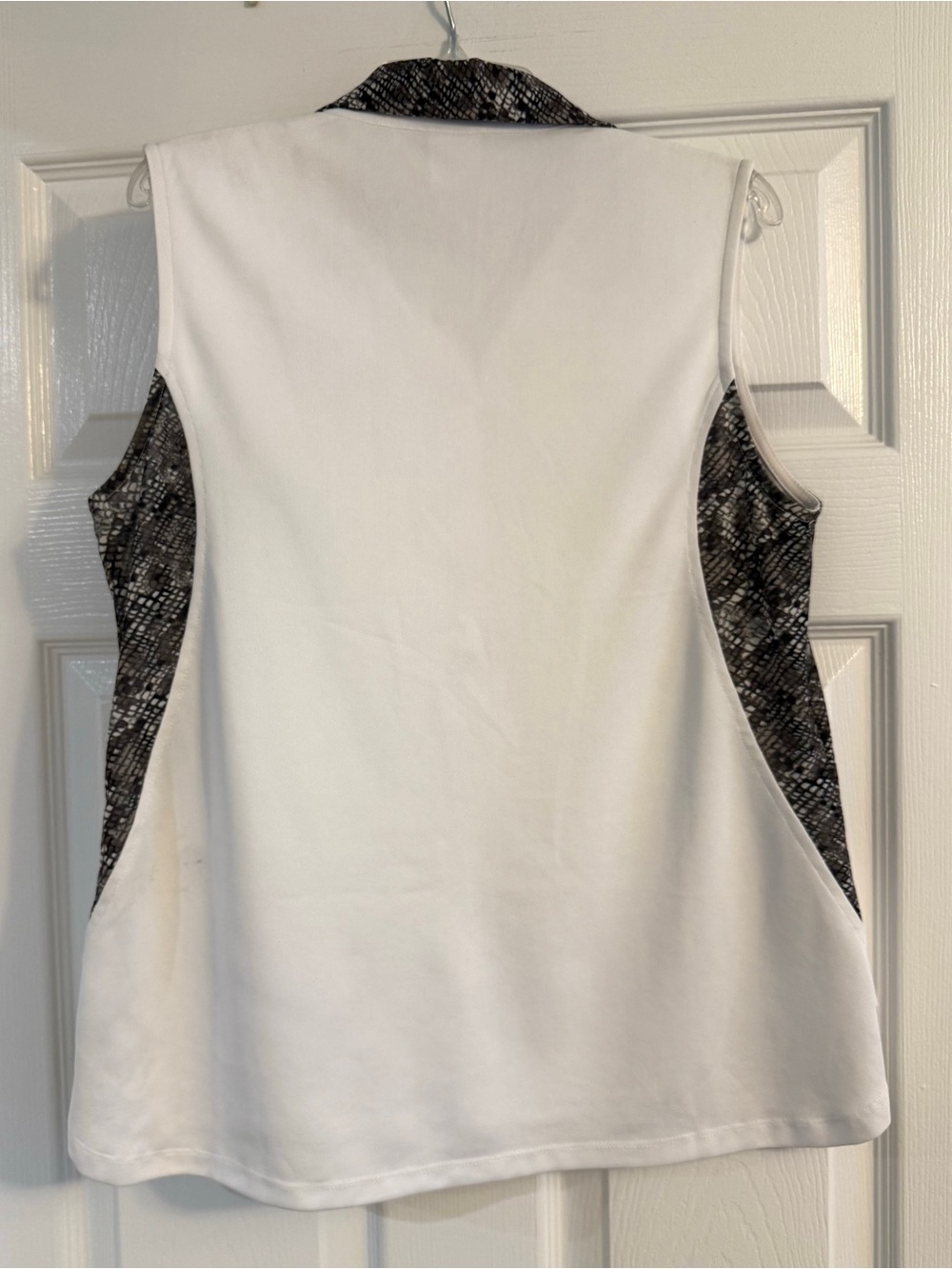 Women’s Daily Sports Sleeveless Collared Shirt – White w/ Snake Print Trim - Picture 2 of 2